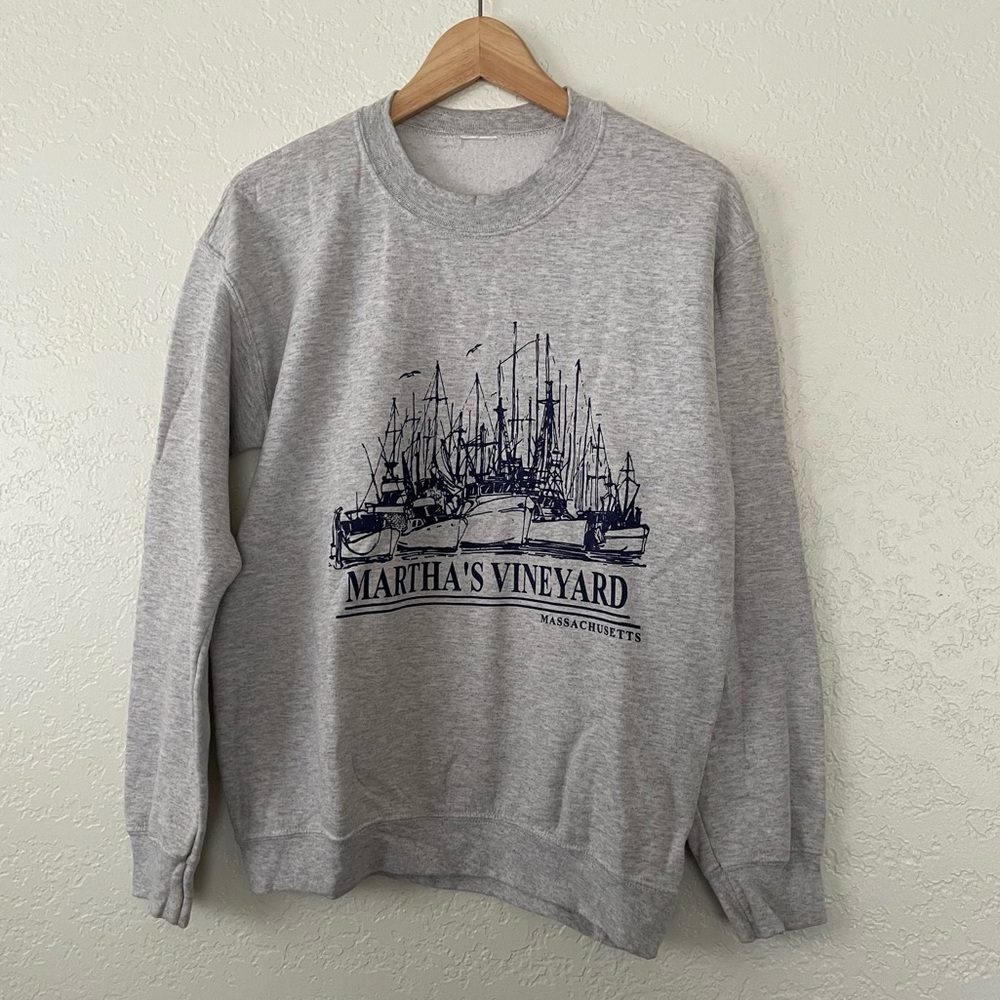 Vintage Martha’s Vineyard crew neck sweatshirt